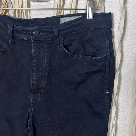 Imogene + Willie Josette High Rise Slim Fit Jeans Size 32 in Black Wash Denim - Picture 3 of 12